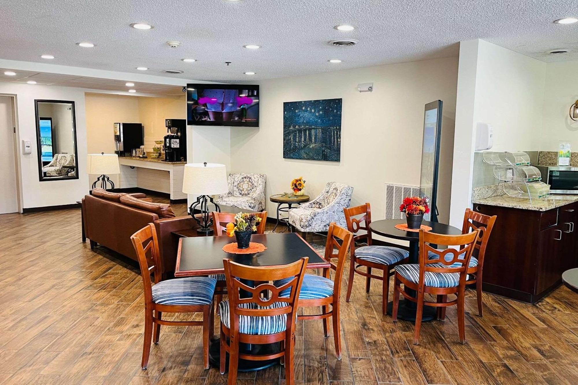 Quality Inn & Suites Prestonsburg Next To Mountain Arts Center Eksteriør billede