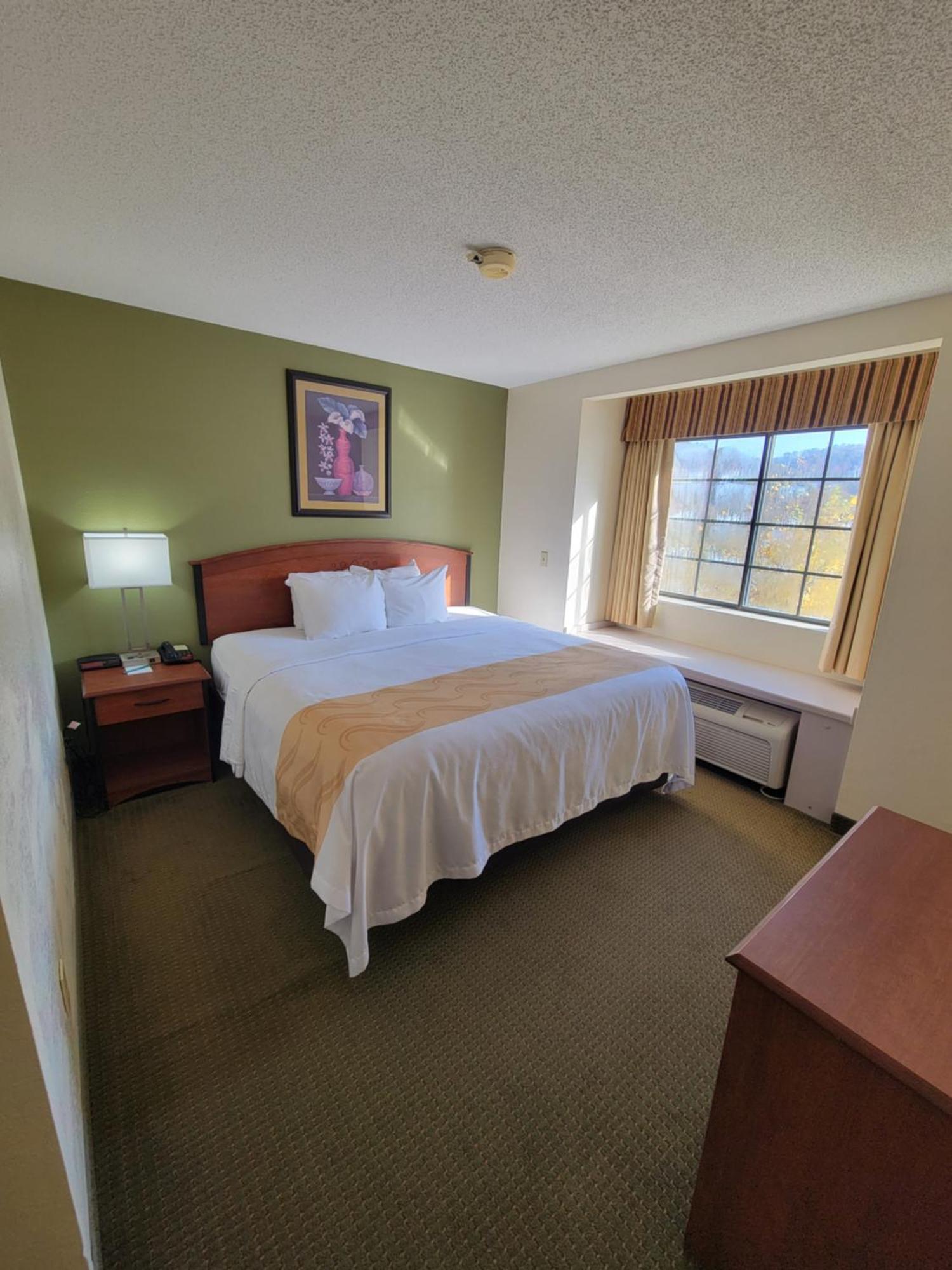 Quality Inn & Suites Prestonsburg Next To Mountain Arts Center Eksteriør billede