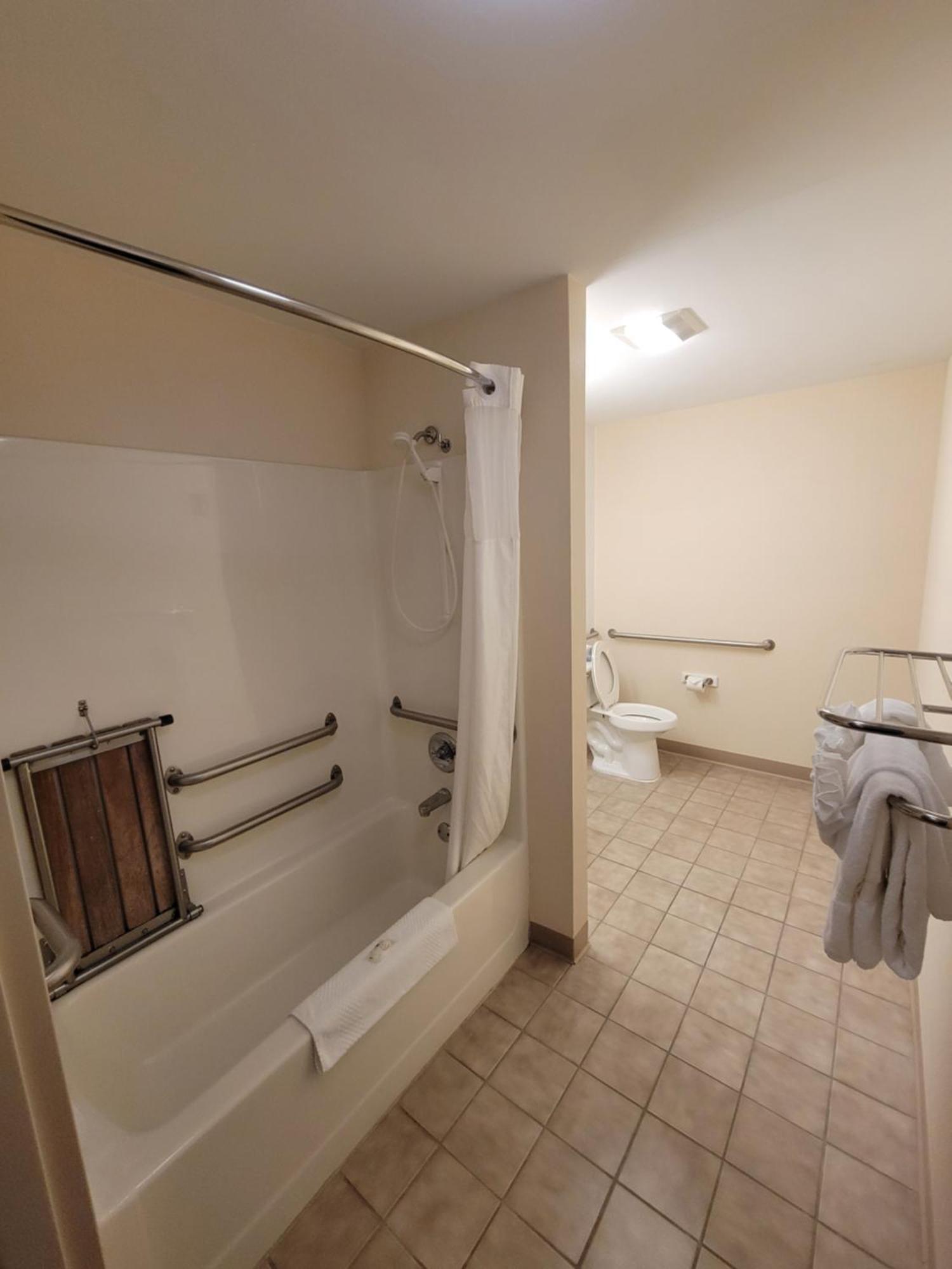 Quality Inn & Suites Prestonsburg Next To Mountain Arts Center Eksteriør billede
