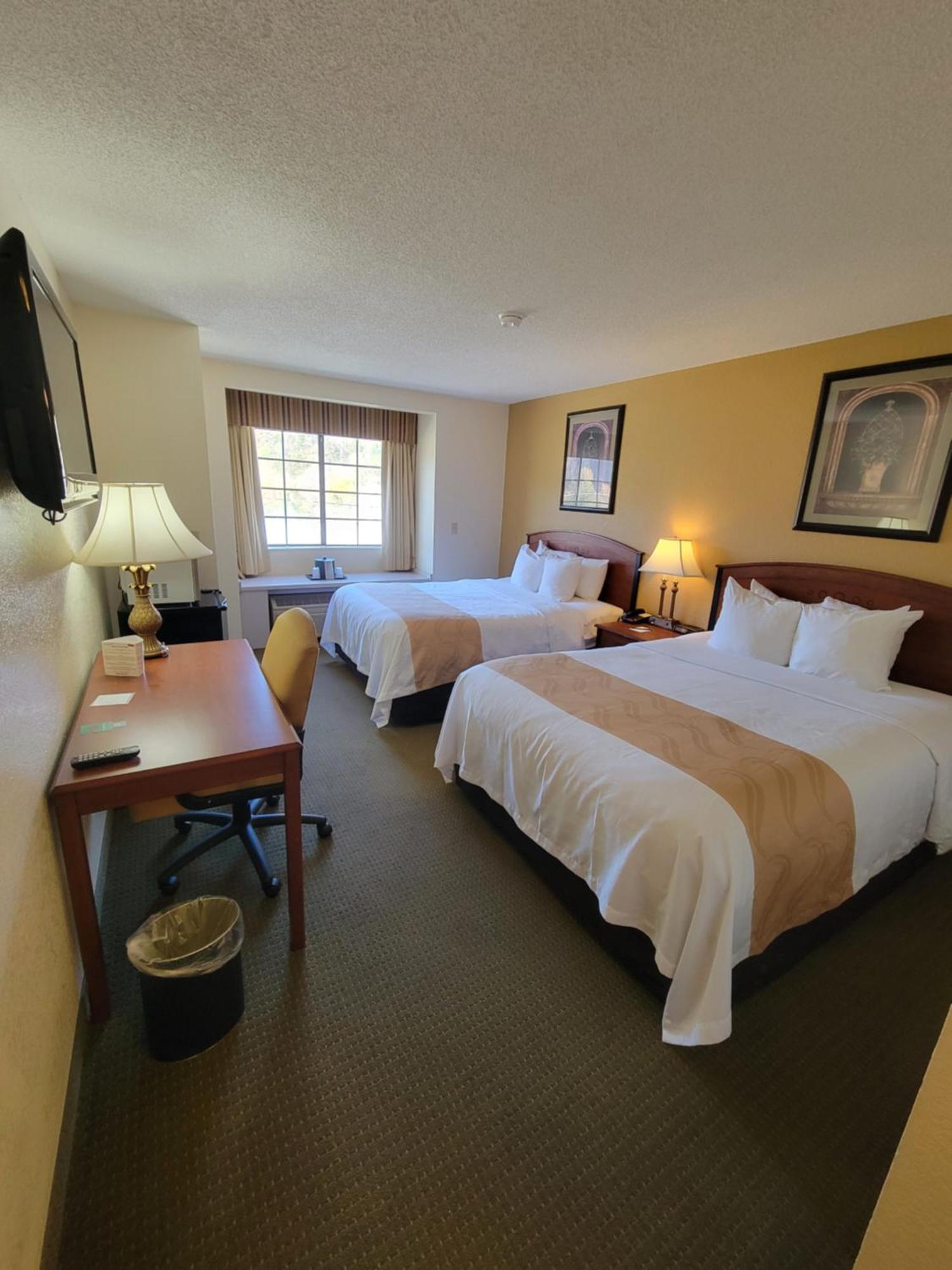 Quality Inn & Suites Prestonsburg Next To Mountain Arts Center Eksteriør billede
