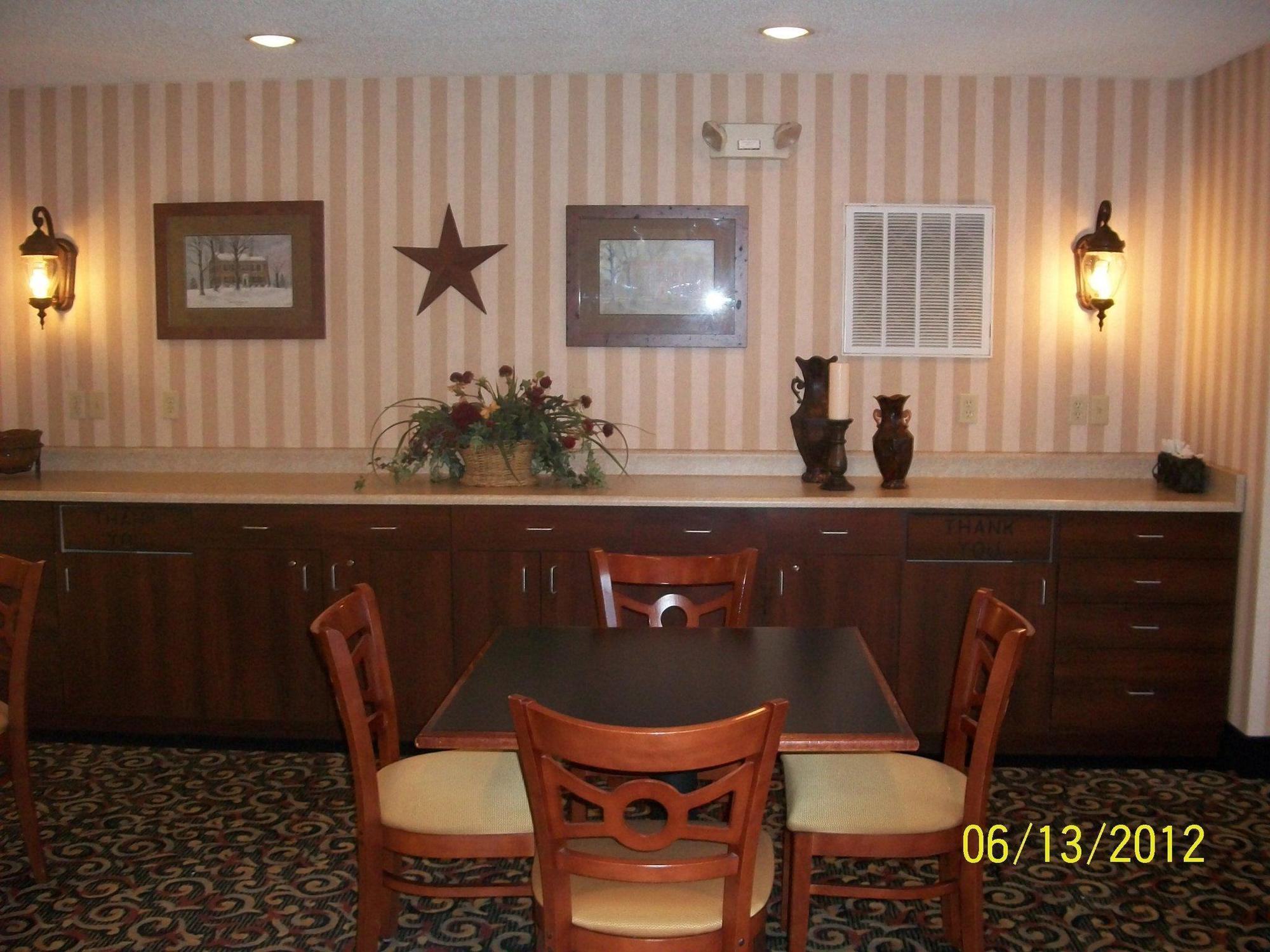 Quality Inn & Suites Prestonsburg Next To Mountain Arts Center Eksteriør billede