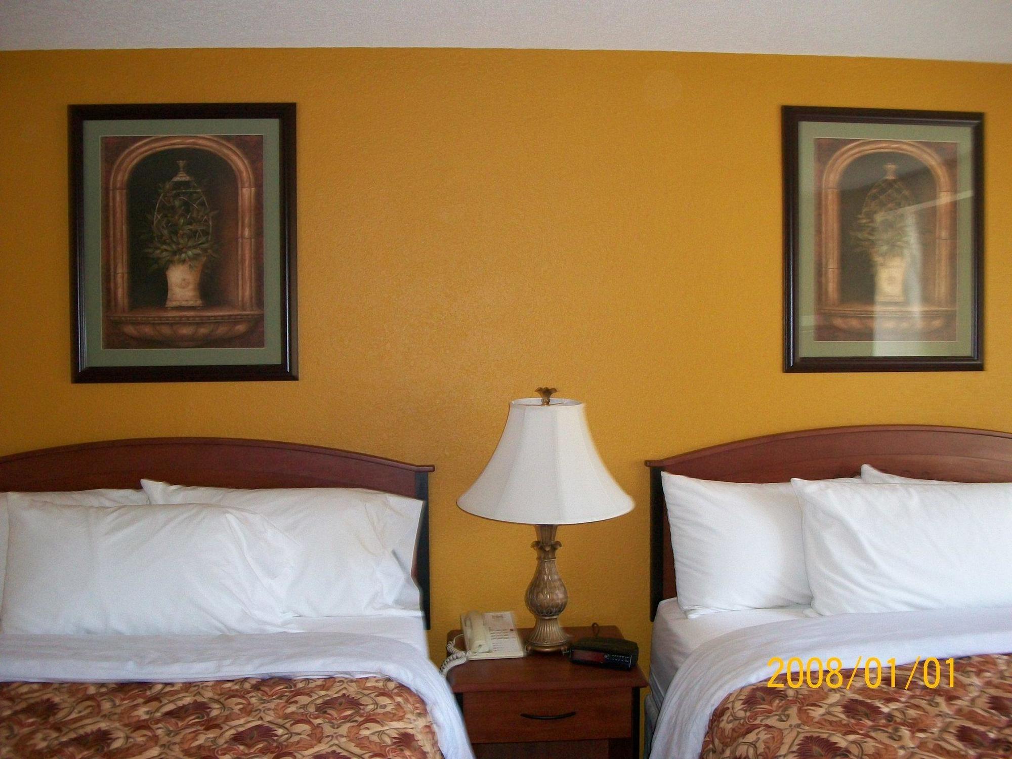 Quality Inn & Suites Prestonsburg Next To Mountain Arts Center Eksteriør billede