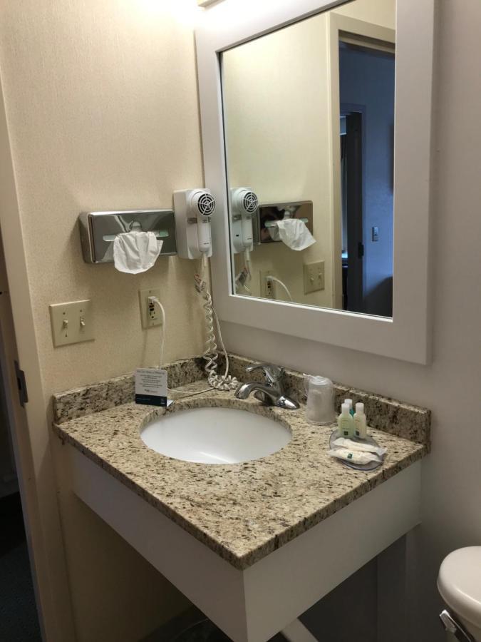 Quality Inn & Suites Prestonsburg Next To Mountain Arts Center Eksteriør billede