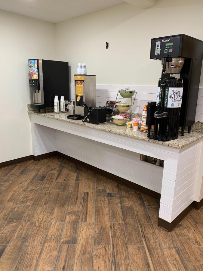Quality Inn & Suites Prestonsburg Next To Mountain Arts Center Eksteriør billede