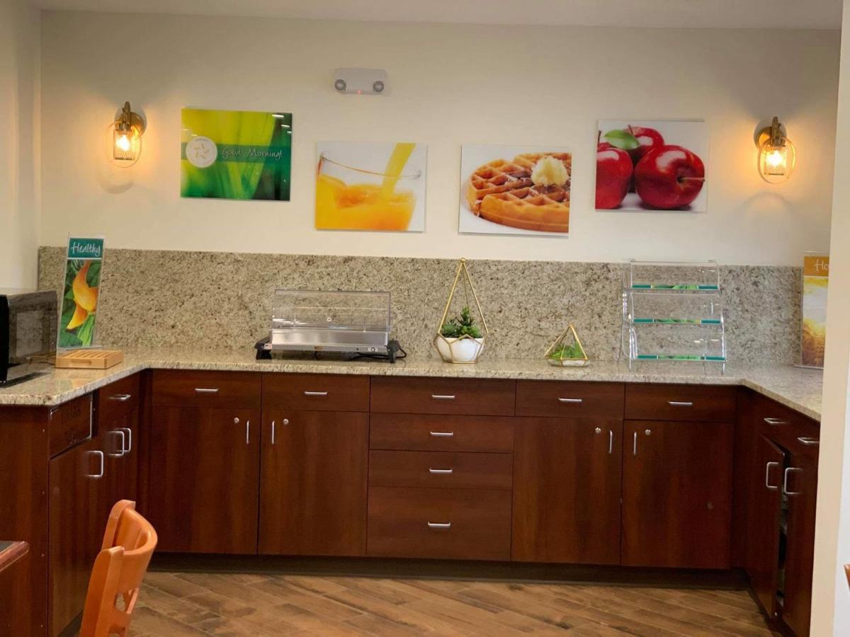 Quality Inn & Suites Prestonsburg Next To Mountain Arts Center Eksteriør billede